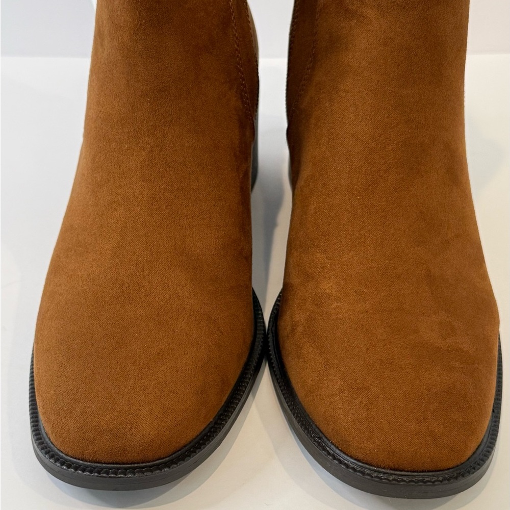 Liz Claiborne Women's Tan Ankle Booties - Picture 4 of 8